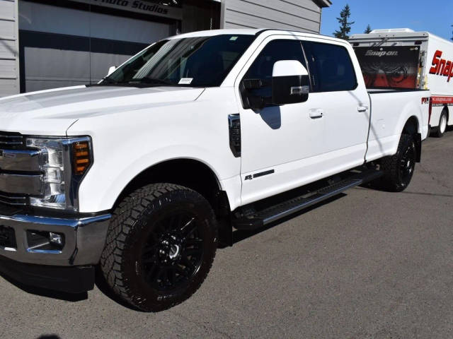 2019 Ford F-350 Super Duty LARIAT 4WD photo