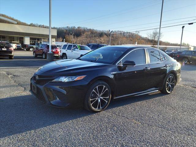 2019 Toyota Camry Hybrid SE FWD photo