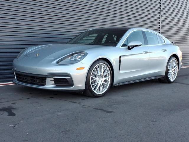 2019 Porsche Panamera RWD photo