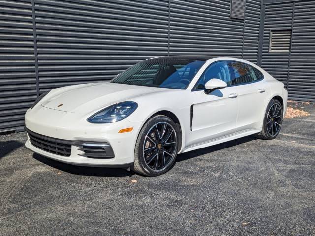 2019 Porsche Panamera 4 AWD photo