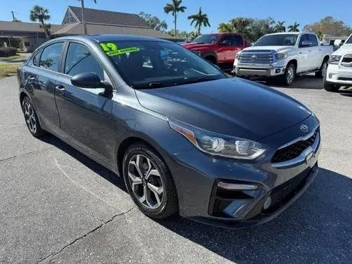2019 Kia Forte LXS FWD photo
