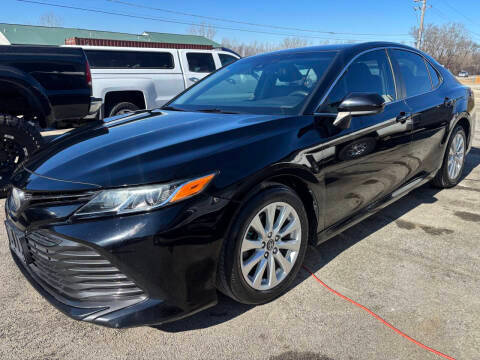 2019 Toyota Camry LE FWD photo