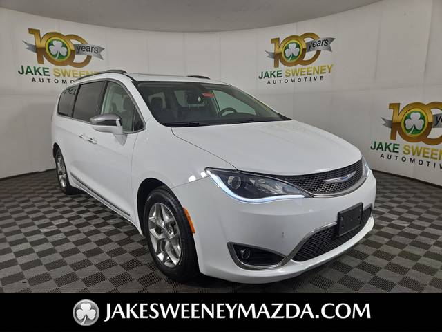 2018 Chrysler Pacifica Minivan Limited FWD photo