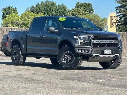 2019 Ford F-150 Raptor 4WD photo