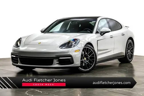 2019 Porsche Panamera RWD photo