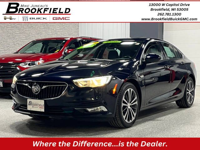 2018 Buick Regal Sportback Essence FWD photo
