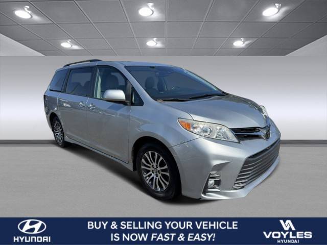 2020 Toyota Sienna XLE Premium FWD photo