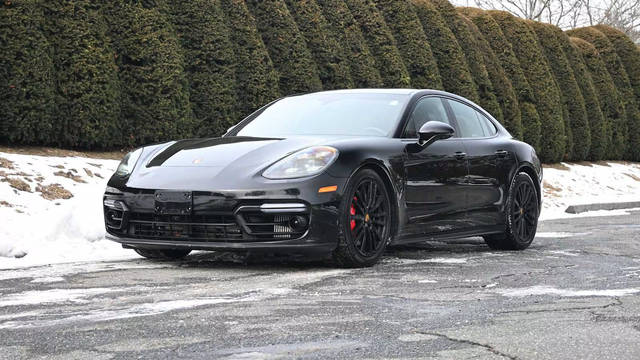 2019 Porsche Panamera GTS AWD photo