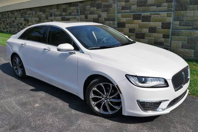 2019 Lincoln MKZ Reserve I FWD photo