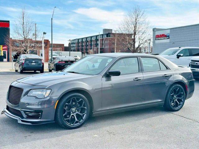 2019 Chrysler 300 Touring RWD photo