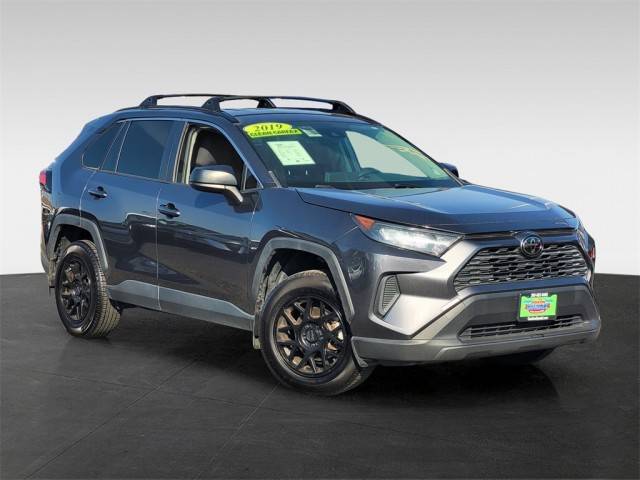 2019 Toyota RAV4 LE AWD photo