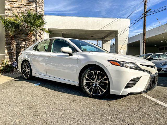 2019 Toyota Camry SE FWD photo