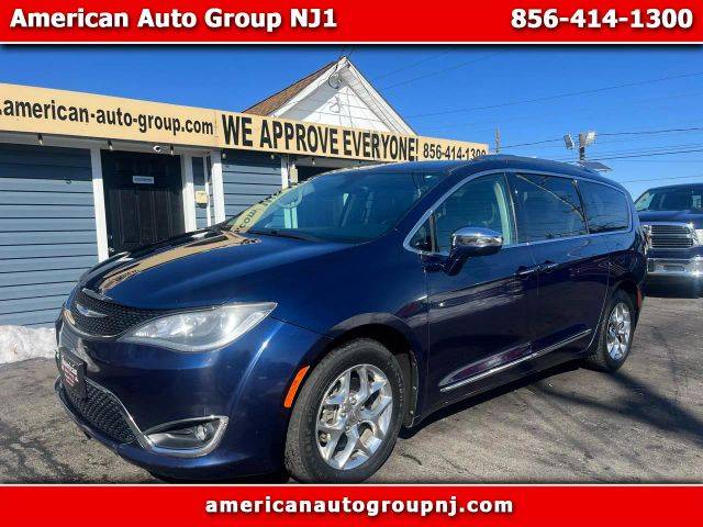 2018 Chrysler Pacifica Minivan Limited FWD photo