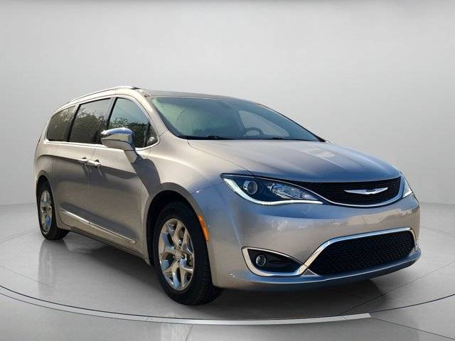 2019 Chrysler Pacifica Minivan Limited FWD photo