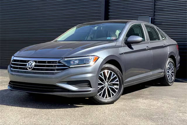 2019 Volkswagen Jetta SEL FWD photo