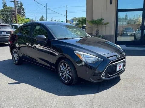 2019 Toyota Yaris LE FWD photo