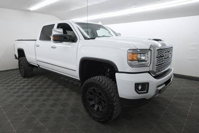 2019 GMC Sierra 3500HD Denali 4WD photo