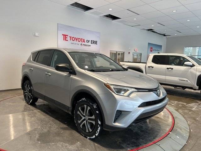 2018 Toyota RAV4 LE AWD photo