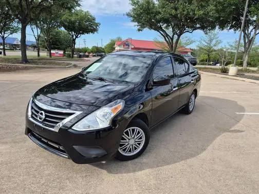 2018 Nissan Versa SV FWD photo