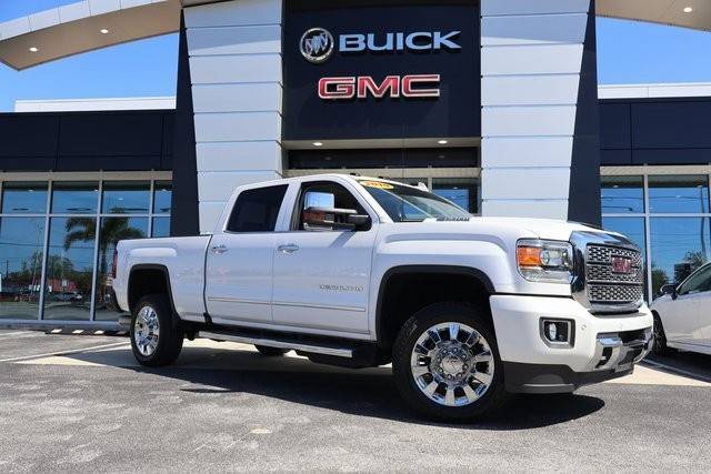 2019 GMC Sierra 2500HD Denali 4WD photo