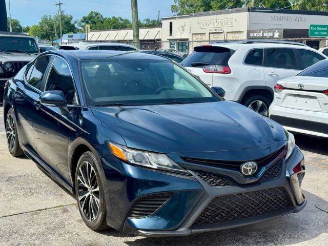 2019 Toyota Camry SE FWD photo