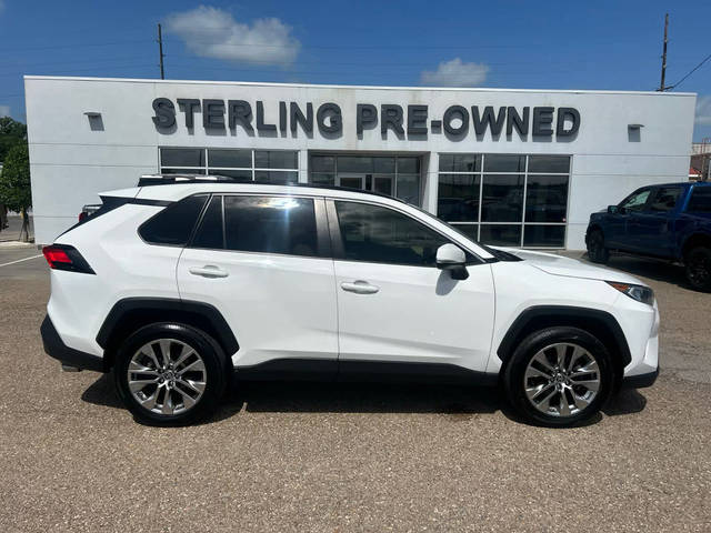 2019 Toyota RAV4 XLE Premium FWD photo