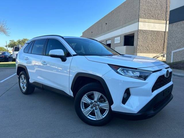 2019 Toyota RAV4 XLE FWD photo