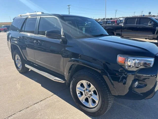 2019 Toyota 4Runner SR5 4WD photo
