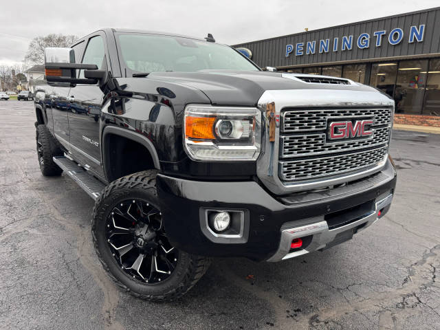 2019 GMC Sierra 2500HD Denali 4WD photo