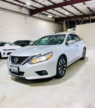 2018 Nissan Altima 2.5 SV FWD photo