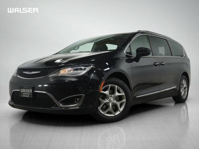 2018 Chrysler Pacifica Minivan Touring L Plus FWD photo