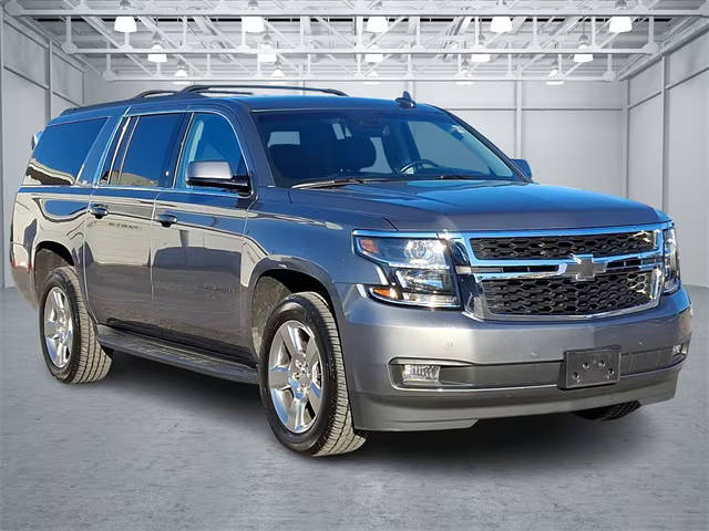 2019 Chevrolet Suburban LT 4WD photo