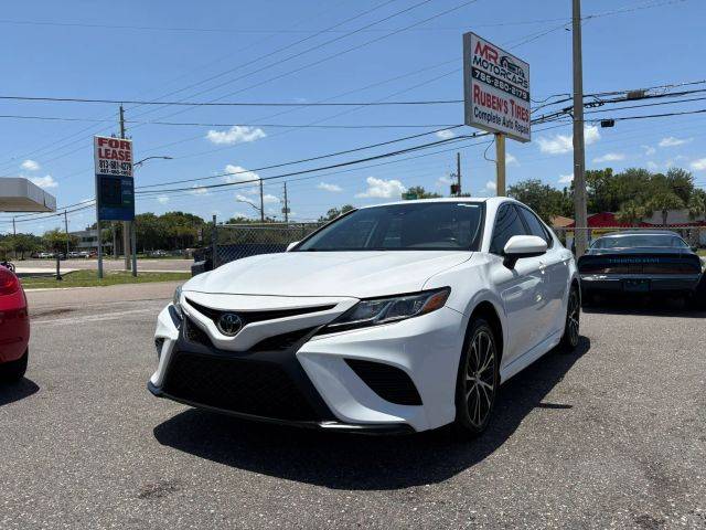 2019 Toyota Camry SE FWD photo