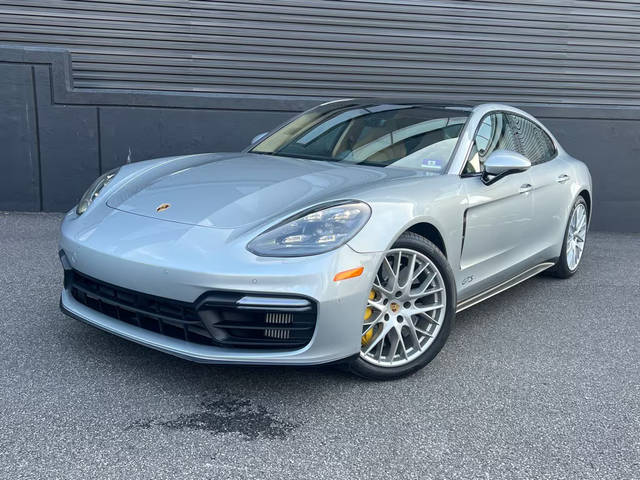 2019 Porsche Panamera GTS AWD photo