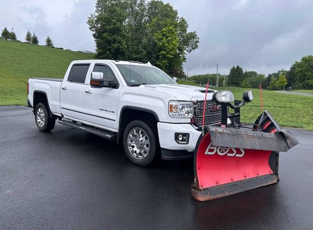 2019 GMC Sierra 2500HD Denali 4WD photo