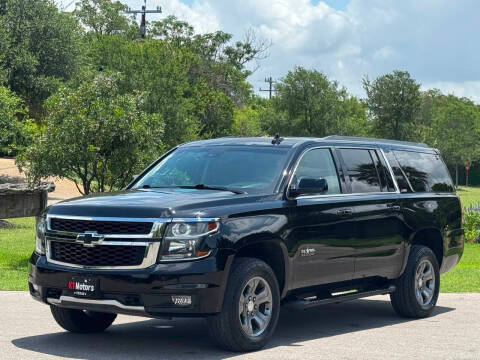 2019 Chevrolet Suburban LT 4WD photo