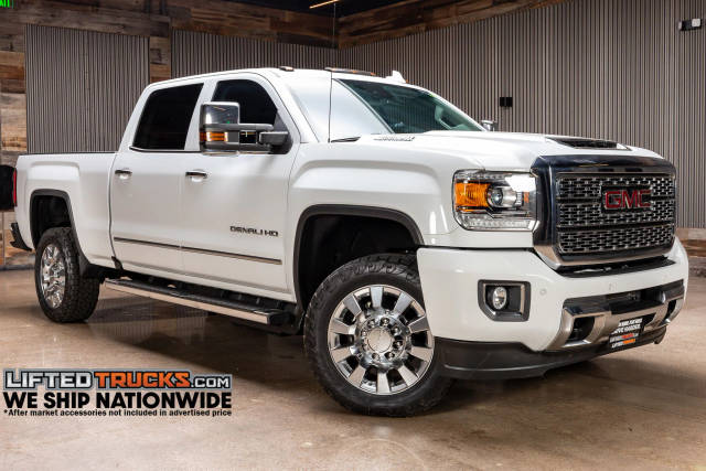 2019 GMC Sierra 2500HD Denali 4WD photo