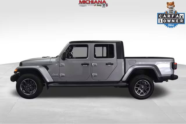 2020 Jeep Gladiator Overland 4WD photo