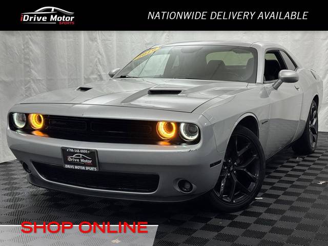 2019 Dodge Challenger SXT RWD photo