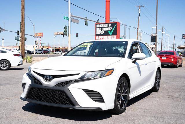 2019 Toyota Camry SE FWD photo