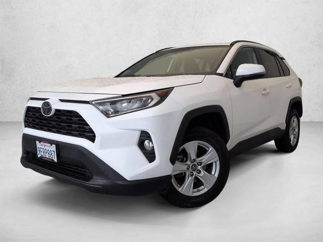 2019 Toyota RAV4 XLE AWD photo