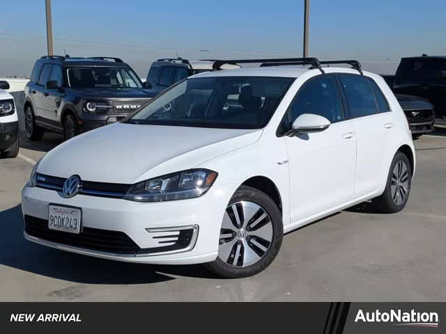 2019 Volkswagen e-Golf SE FWD photo