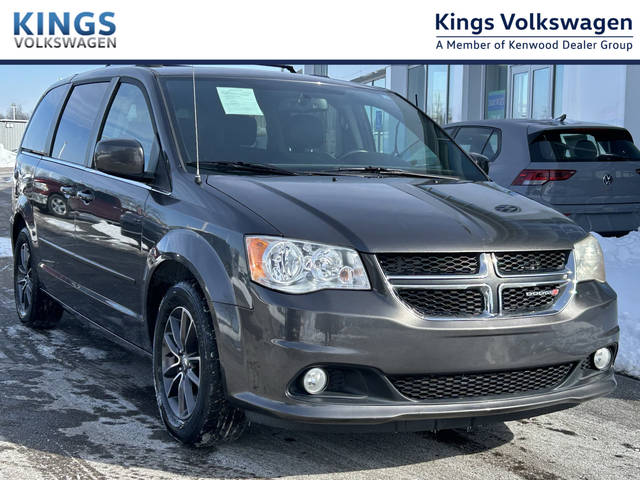 2017 Dodge Grand Caravan SXT FWD photo
