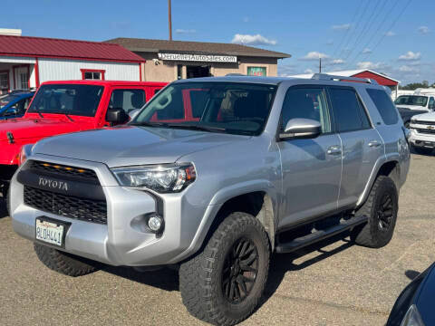2018 Toyota 4Runner SR5 4WD photo