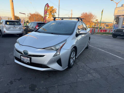 2018 Toyota Prius Two FWD photo