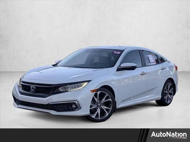2019 Honda Civic Touring FWD photo