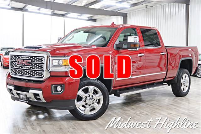 2019 GMC Sierra 2500HD Denali 4WD photo