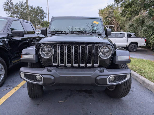 2020 Jeep Gladiator Overland 4WD photo