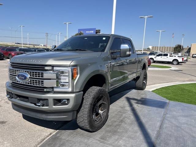 2019 Ford F-250 Super Duty Platinum 4WD photo