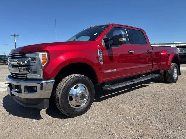 2019 Ford F-350 Super Duty LARIAT 4WD photo